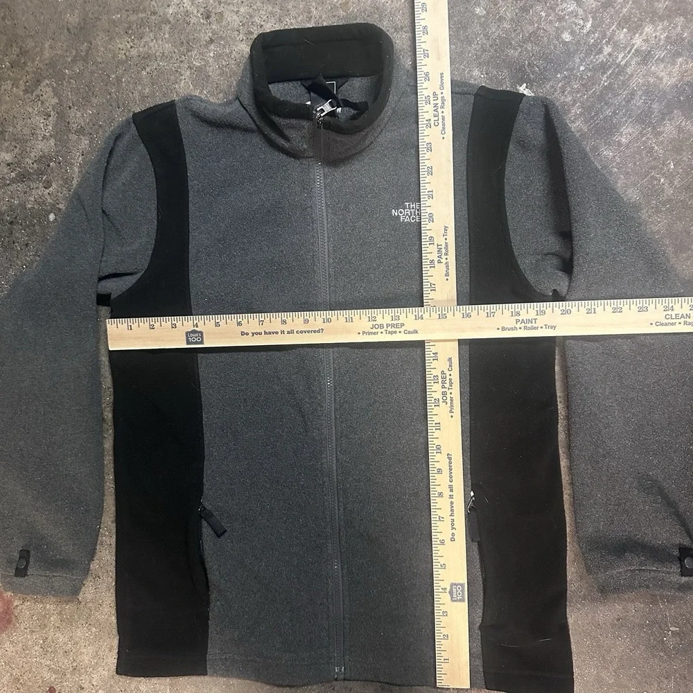 The North Face Boys Size XL Full Zip Light Gray Fleece Jacket Lightweight